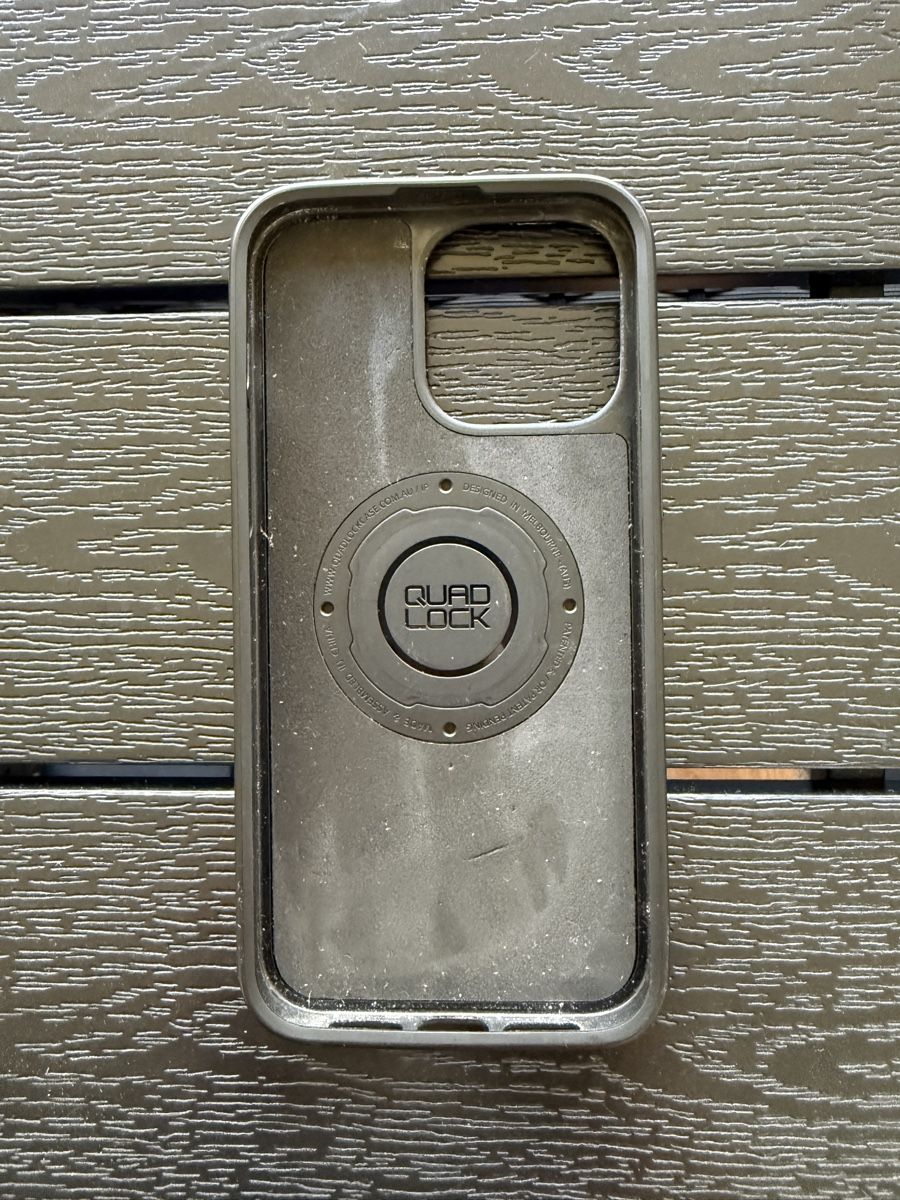 Apple Coques & Protection écran: Quad Lock iPhone 14 Pro Max Hülle schwarz gebraucht – D'occasion à Buchs ZH par lid_bcy8 1