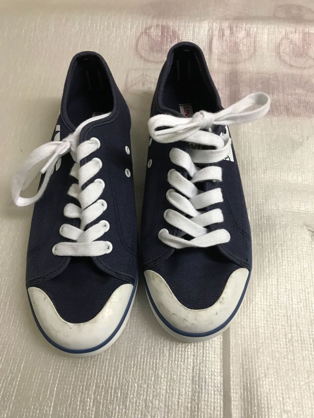 Damenschuhe: LEVI’S schuhe  grösse 40 – Gebraucht aus Thun von jeff070