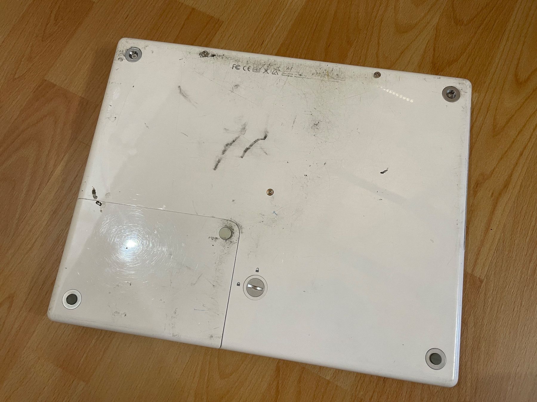 Apple Notebooks: 2 iBook G4 14,1-Zoll – Gebraucht aus Port von hgn1 7