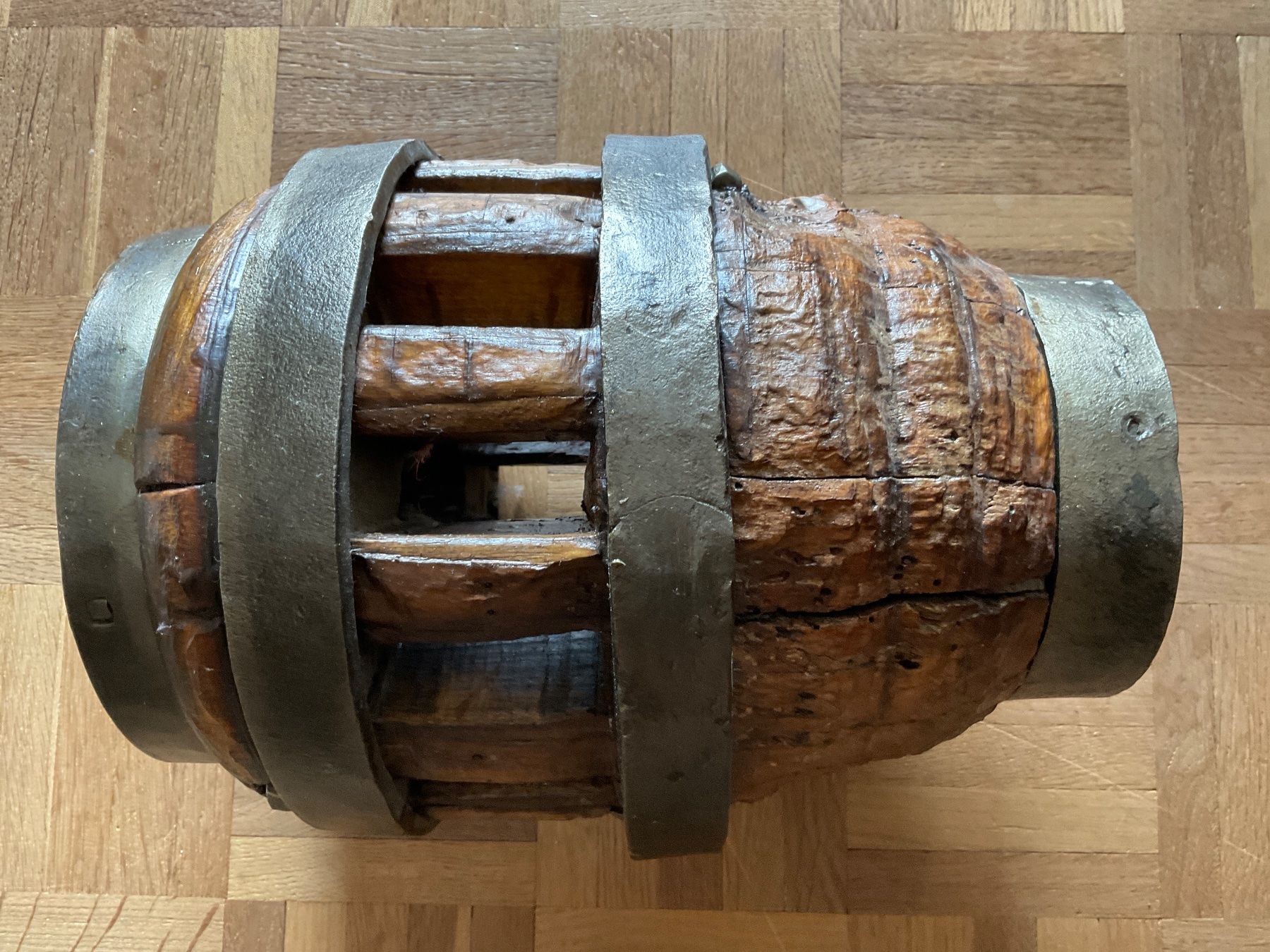 Sculptures & Statues: SCHÖNE RADNABE HÖHE 28 CM DURCHMESSER 21 CM – D'occasion à Rüti ZH par hondasepp