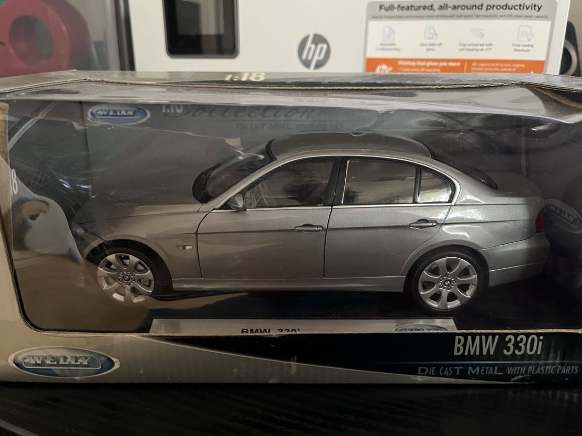 BMW Modellautos: BMW 330i.  1:18 – Gebraucht aus Rümlang von Papamoll4 8