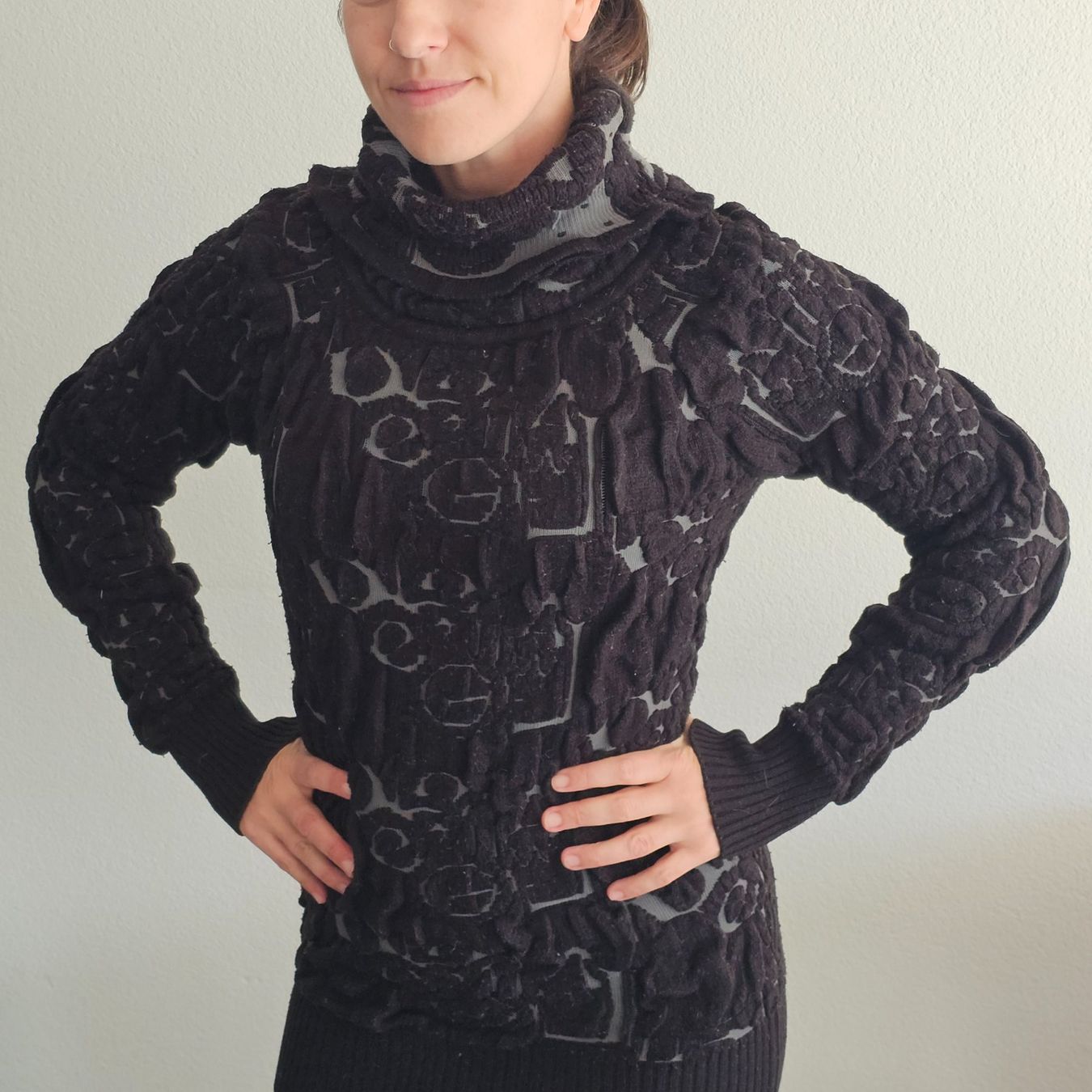 Maglioni & Felpe: Schwarzer strukturierter Rollkragenpullover – Grösse M – Usato da Matten b. Interl venduto da Vanilla8