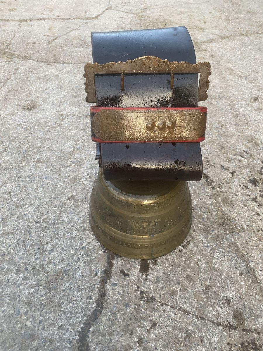 Glocken & Treicheln: Berger Glocke  Schelle 33,5 cm – Gebraucht aus Menzingen von Edelmuni7