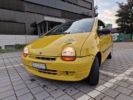 Kleiner süsser Twingo