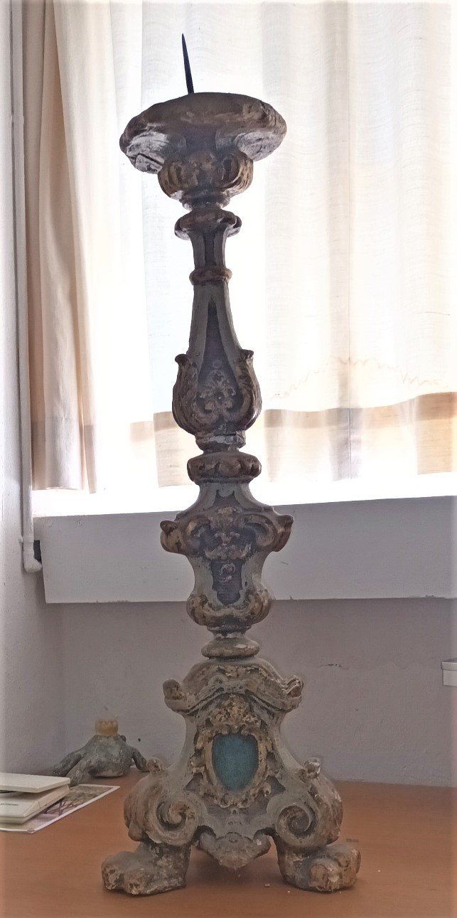 Portacandele: Antiker Altar Kerzenständer Höhe 85 cm – Usato da Vaduz venduto da Bergtiger