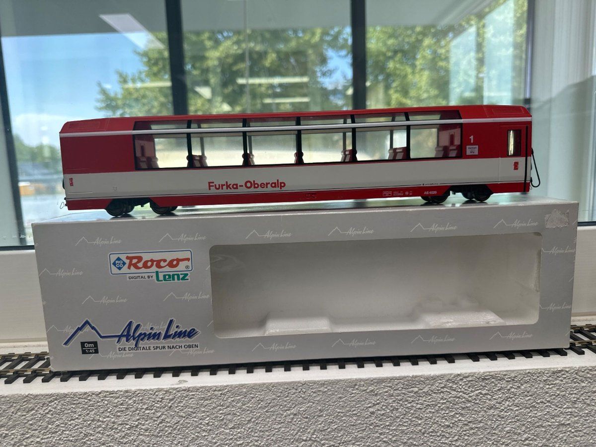 Roco Modellini di ferrovie: Roco Lenz Alpine Line spur Om Panorama- Wagen – Usato da Steinhausen venduto da Murano8