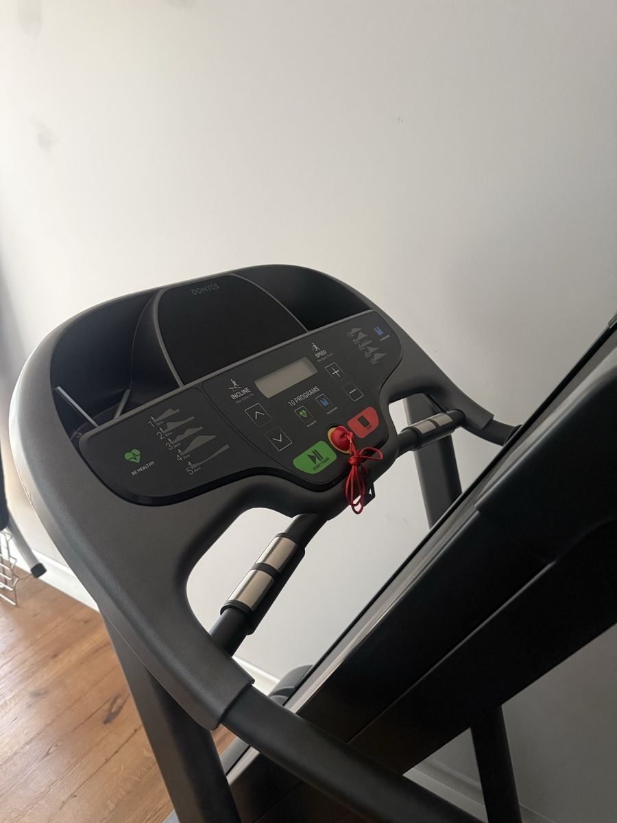 Decathlon Hometrainer: Top Laufband Domos T520B für dein Wintertraining! Top! – Gebraucht aus Zürich von male99 1