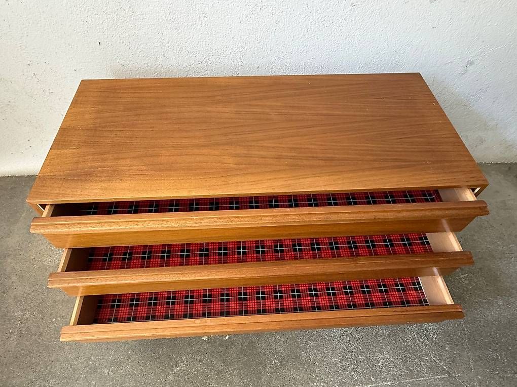 Commodes: Sideboard/Kommode Nussbaum 60er Jahre – D'occasion à Winterthur par bin_y5kb 1