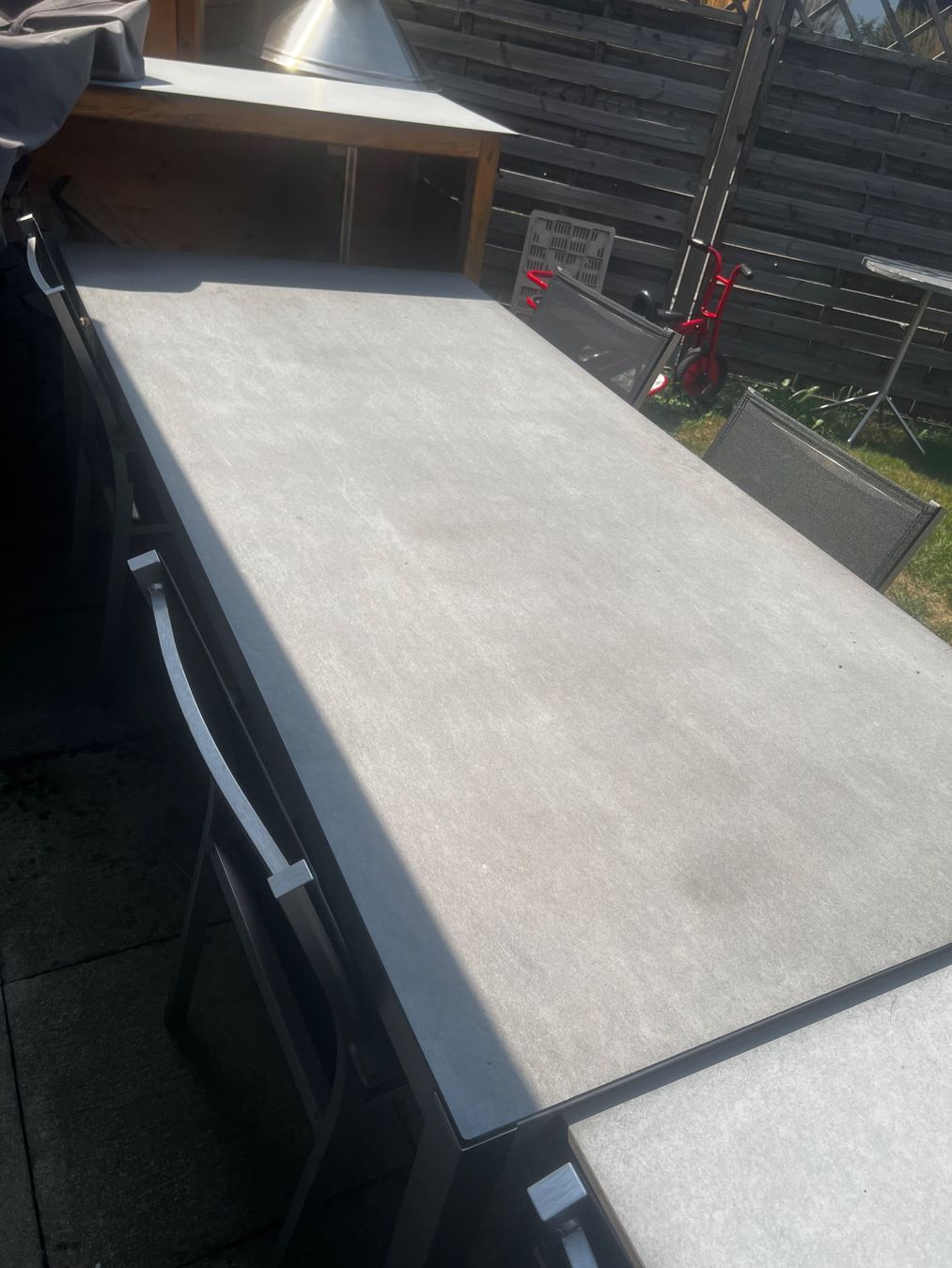 Tische: Gartentisch Edelstahl Granit – Gebraucht aus Flawil von Eigenmann_Flawil_Liq