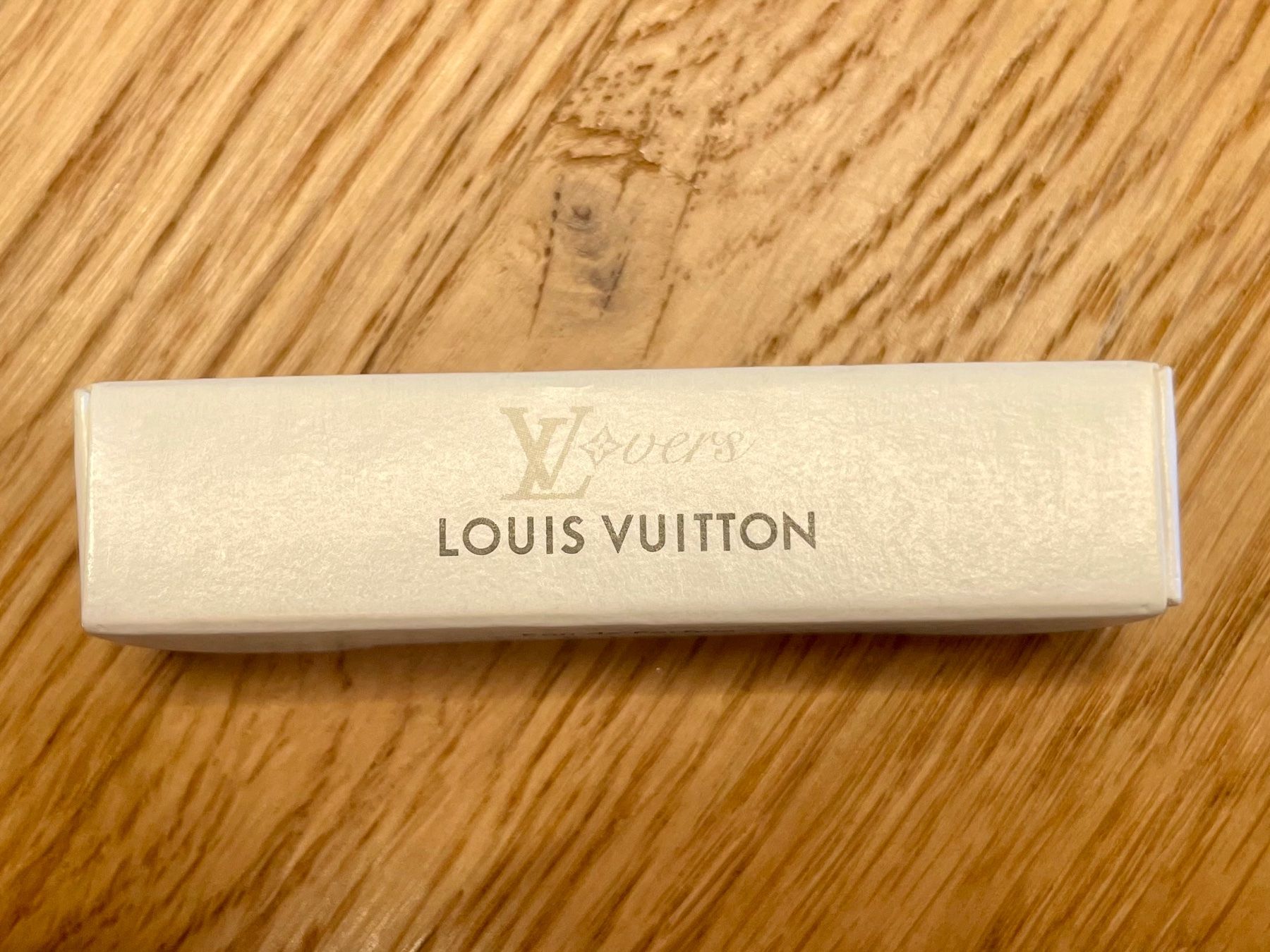 Louis Vuitton Profumi & Eau de Toilette: Louis Vuitton Lovers Parfümprobe – 2 ml – Nuovo e nell'imballaggio originale da Freienbach venduto da privat_konto_ch