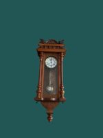 Antike Wanduhr mit Pendel und Aufzugschlüssel Holz braun