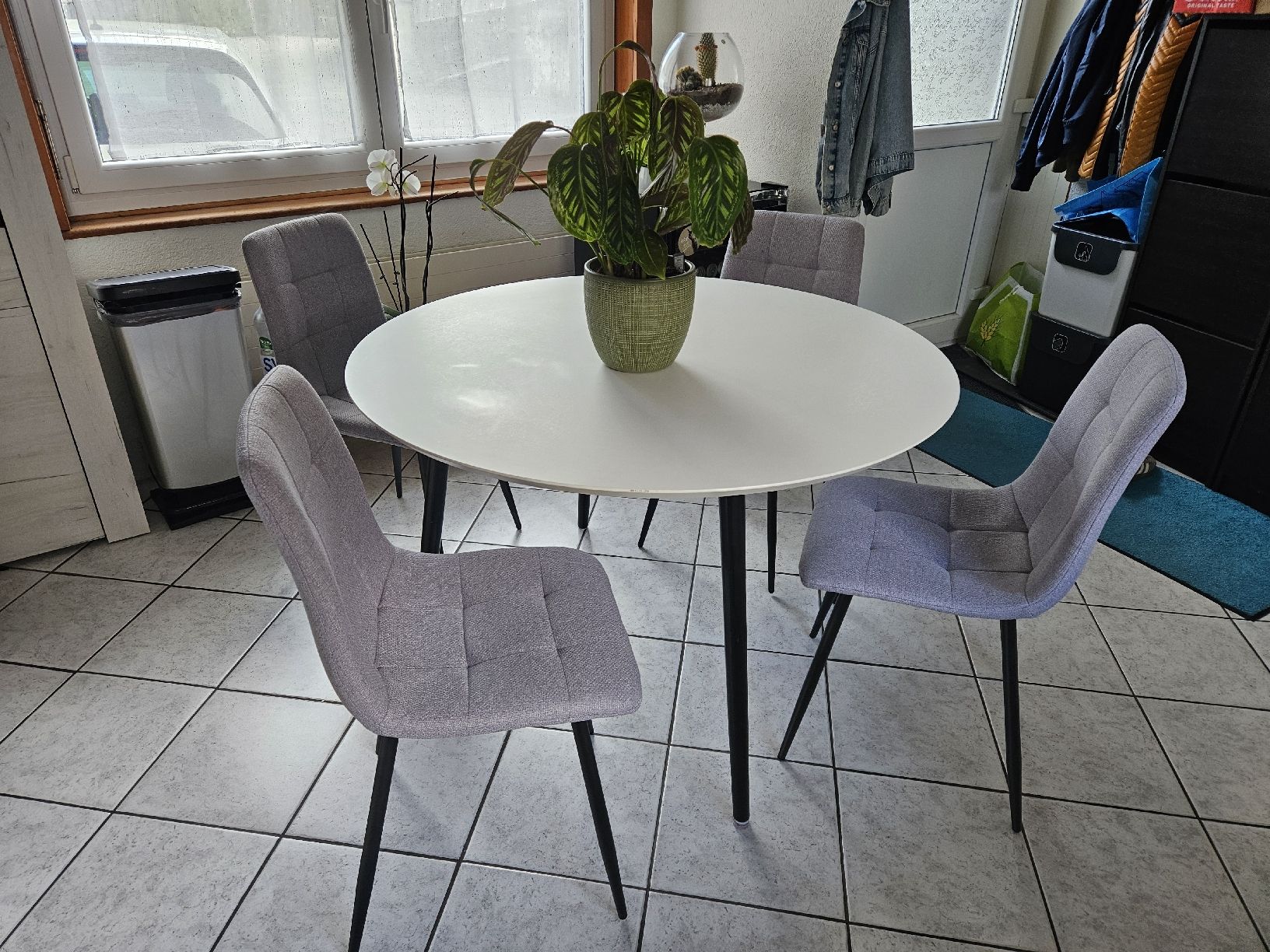Set di tavolo e panche: table + 4 chaises – Usato da Les Hauts-Geneveys venduto da Redfield45