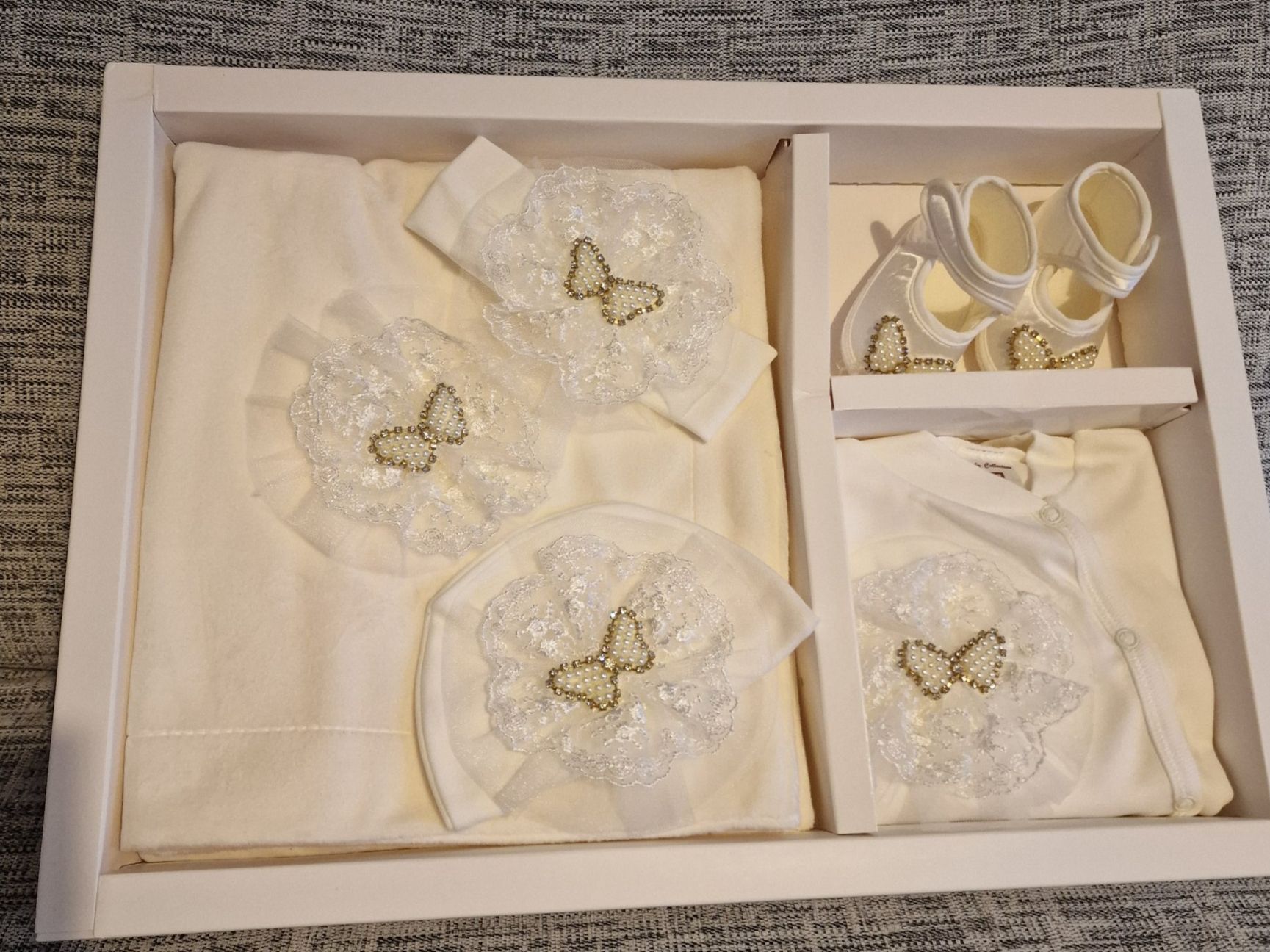 Kleiderpakete & -sets: Babyset Mädchen – Neu und originalverpackt aus Obergösgen von Neluandi