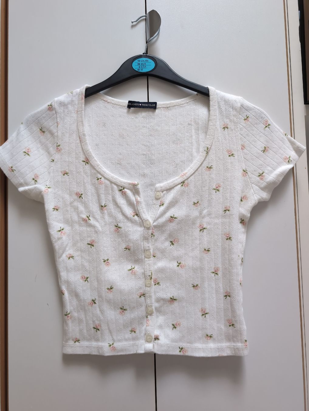 Brandy Melville T-shirt: Maglietta Brandy Melville – Usato da S. Pietro venduto da van_2826