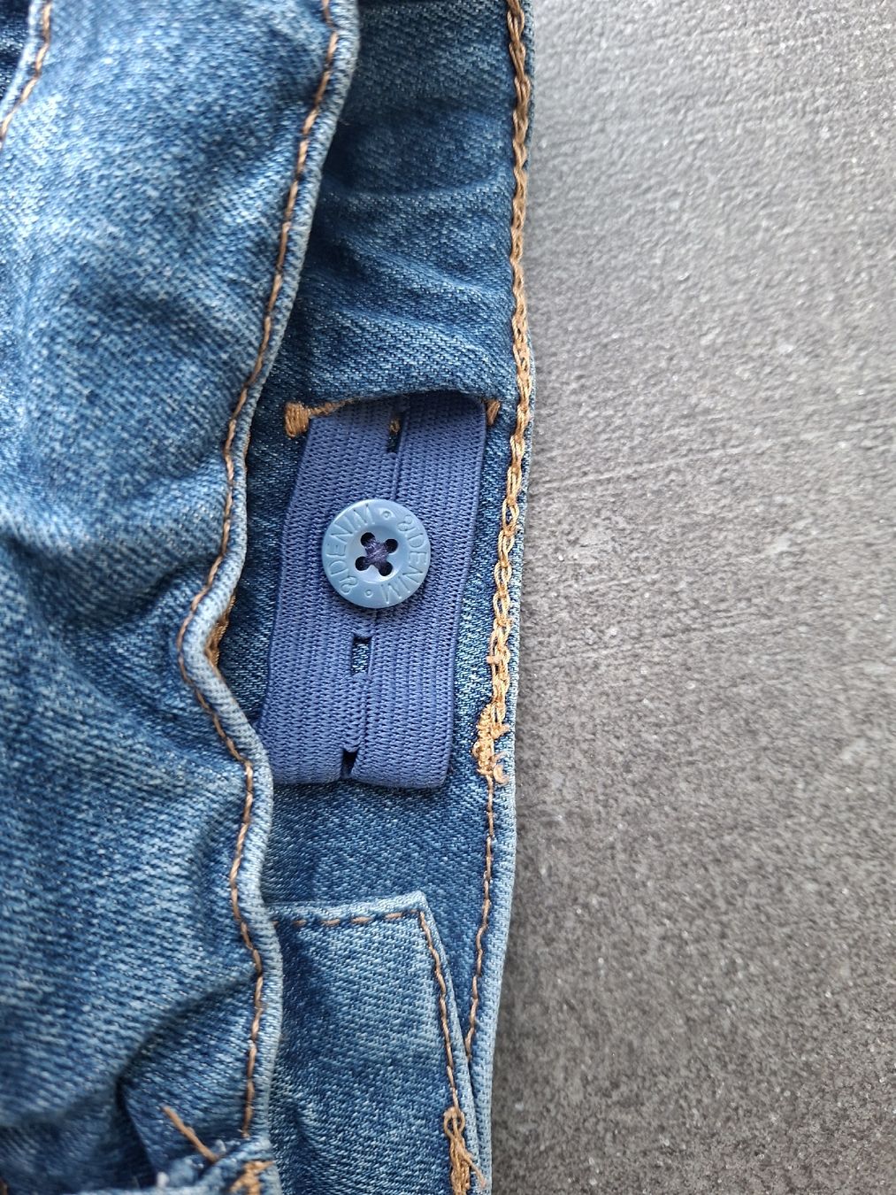 H&M Hosen: Jeans, Gr.146 – Gebraucht aus Seuzach von nadine.baur84 1