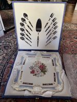 Service à gâteau porcelaine avec couverts dans coffret