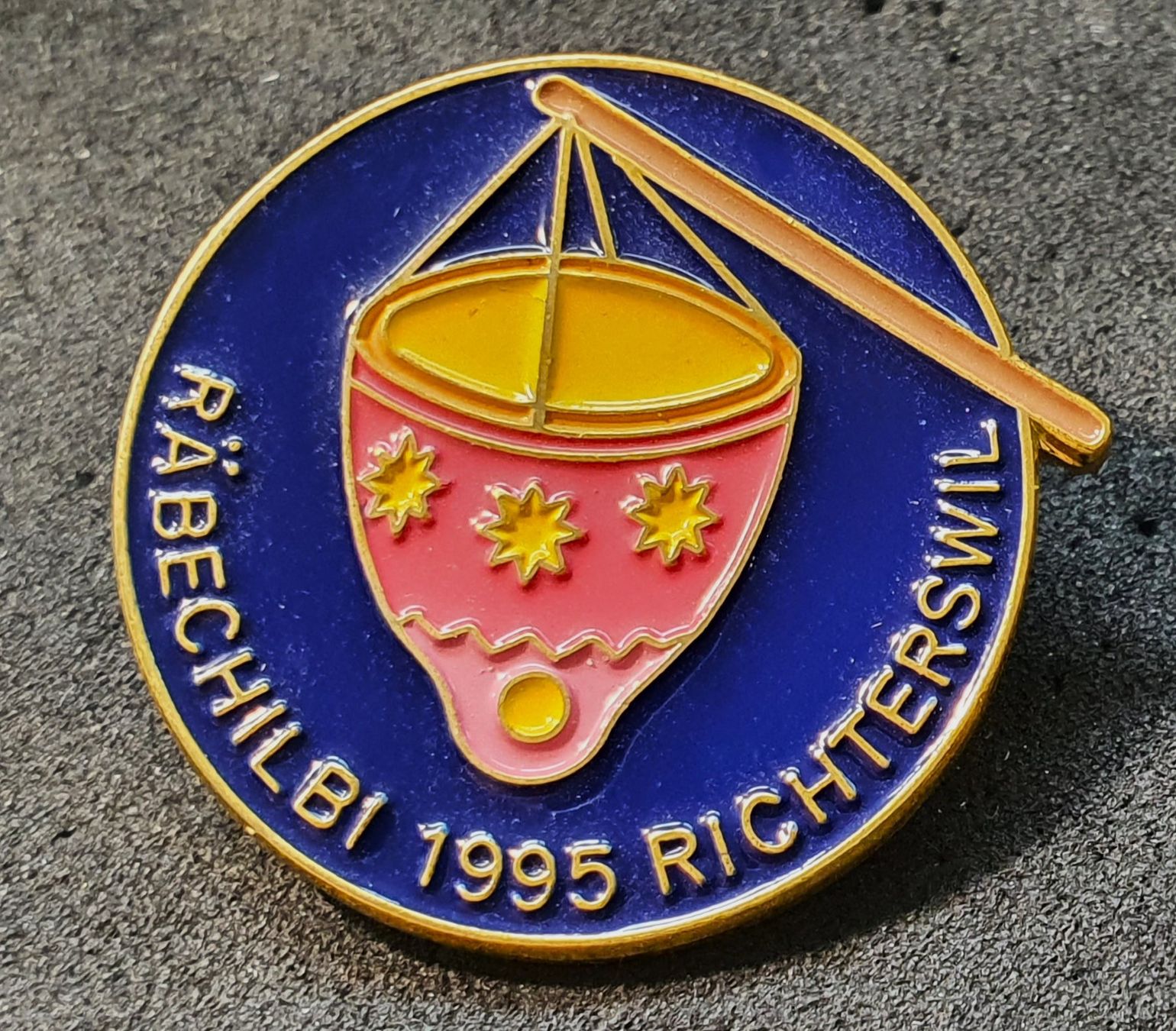 Placchette & Badge: U204 - Pin Räbechilbi 1995 Richterswil – Usato da Reinach BL venduto da Boston-Verkauf 1