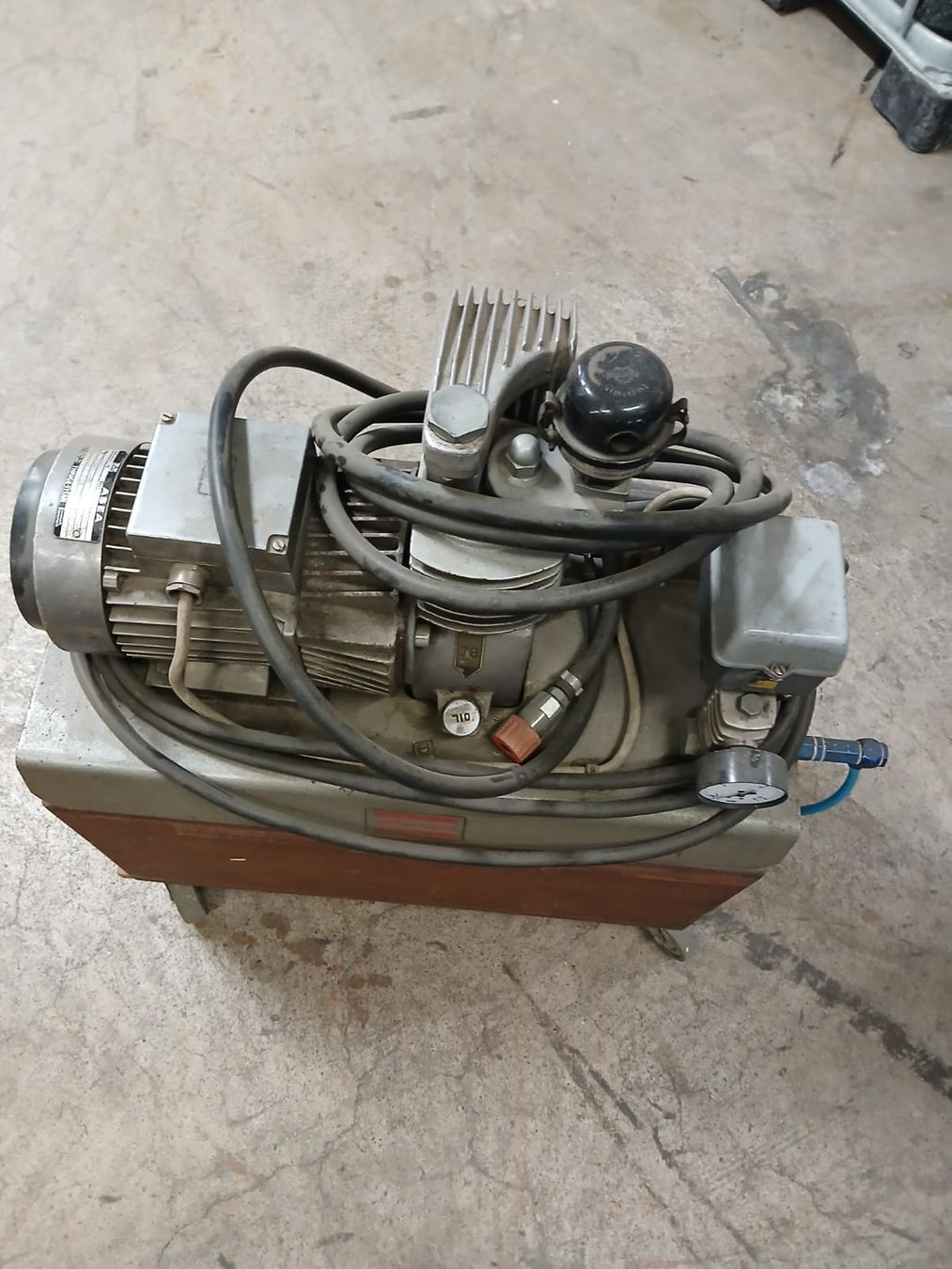 Compressori: Luftkompressor ASEA THRIGE-TITAN 0.75kW 220-240V gebraucht – Usato da Altdorf UR venduto da cue_mf9b