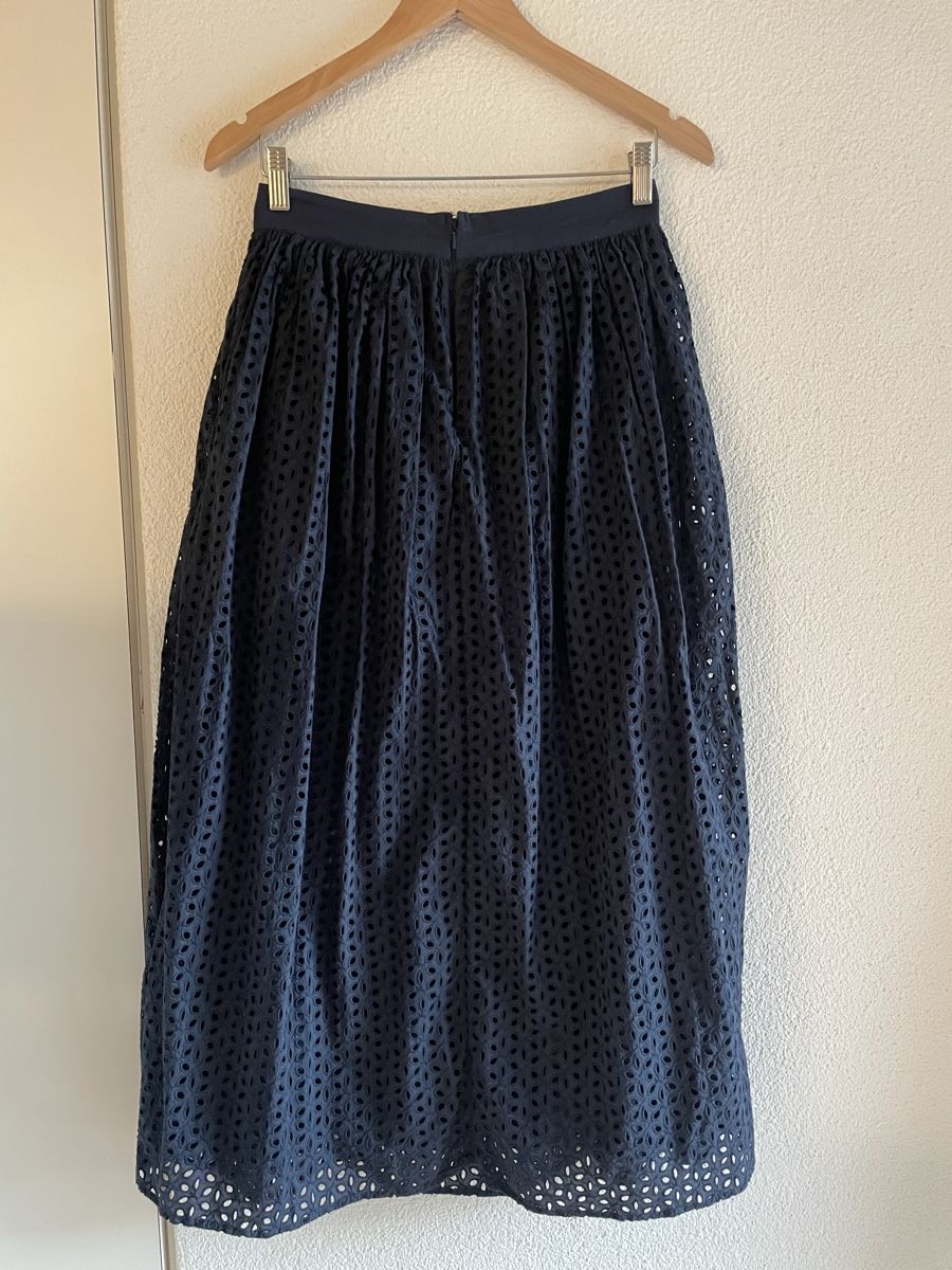 H&M Jupes: Rock dunkelblau Lochmuster Grösse 38 – Neuf (Voir description) à Dallenwil par nay_2mht 1