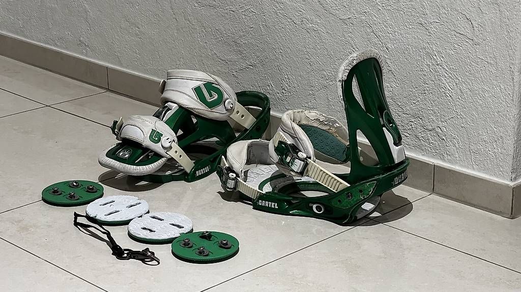 Attacchi: Burton Cartel Snowboard Bindung (Medium) – Usato da Allenwinden venduto da Isenseven 1