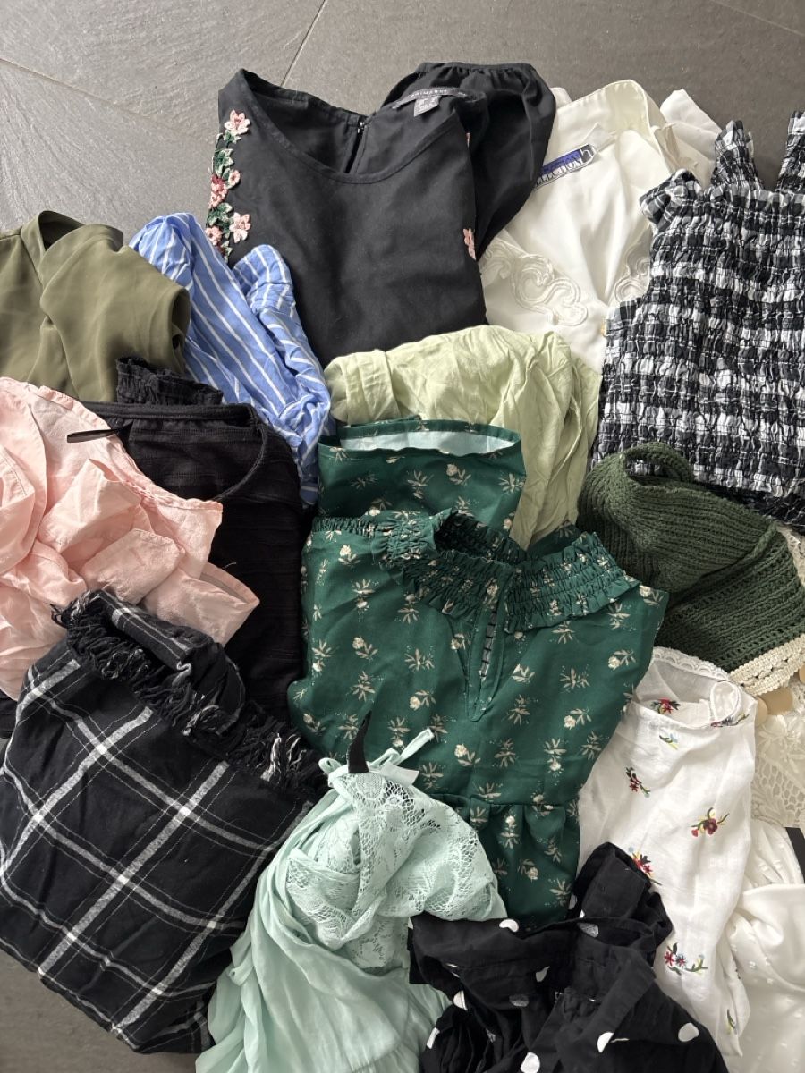 Kleiderpakete: Blusenpaket Grösse S/M – Gebraucht aus Uttwil von Elexir 2