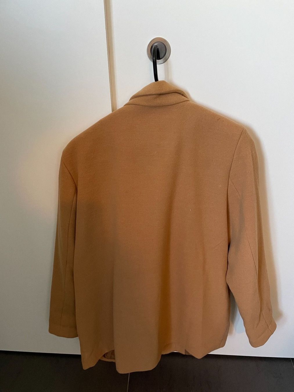 Mäntel: Manteau beige 40-42 – Gebraucht aus Cressier NE von leiestla 1
