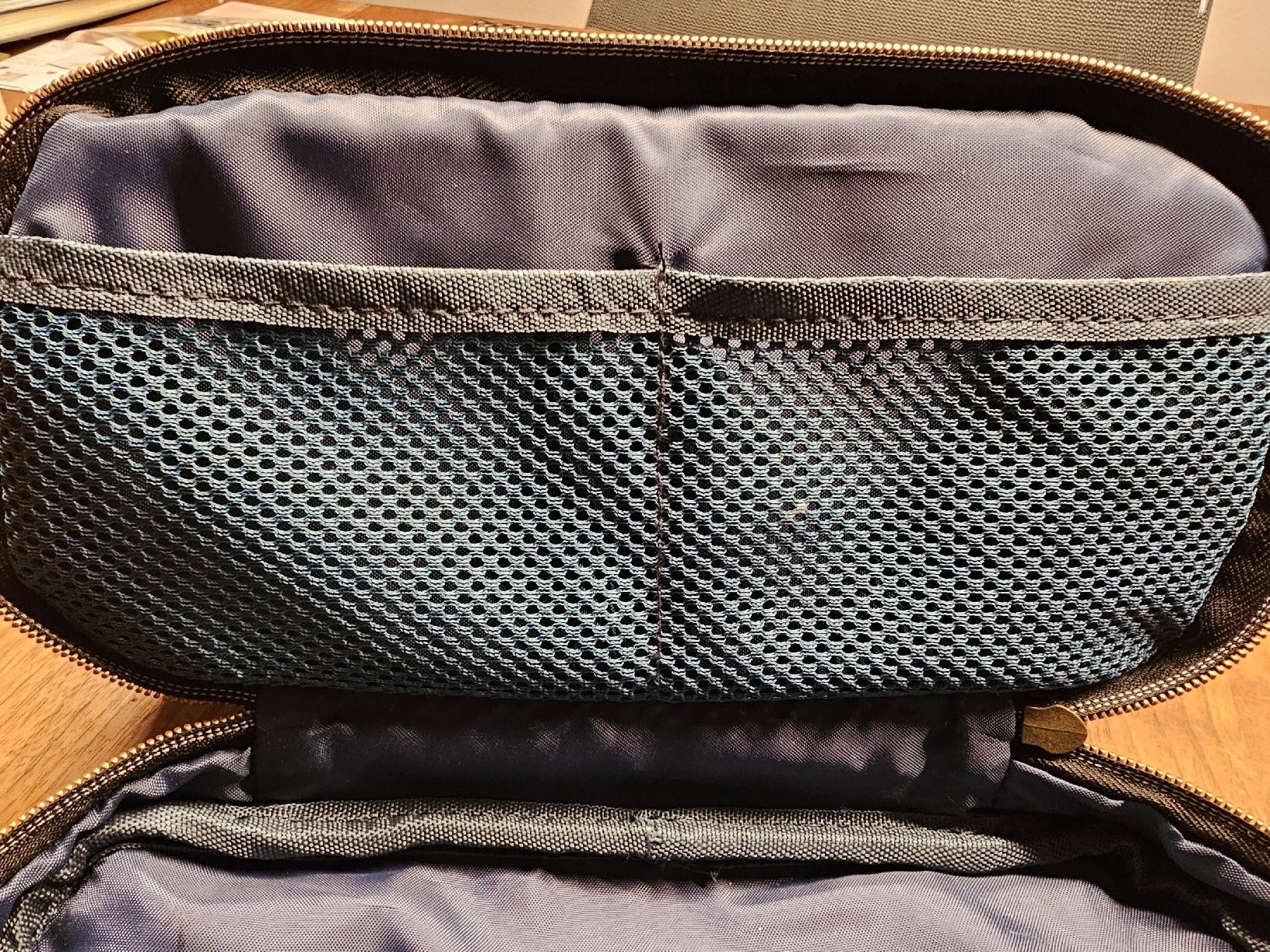 Custodie per cosmetici: Ted Baker Necessaire Schwarz – Nuovo (secondo la descrizione) da Oberwil BL venduto da 007re 5