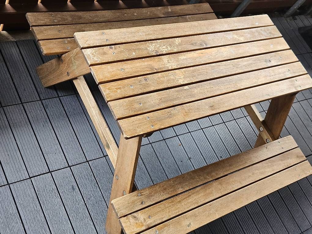 Tische: Kindertisch mit Bänken Holz – Gebraucht aus Männedorf von Kre83 1