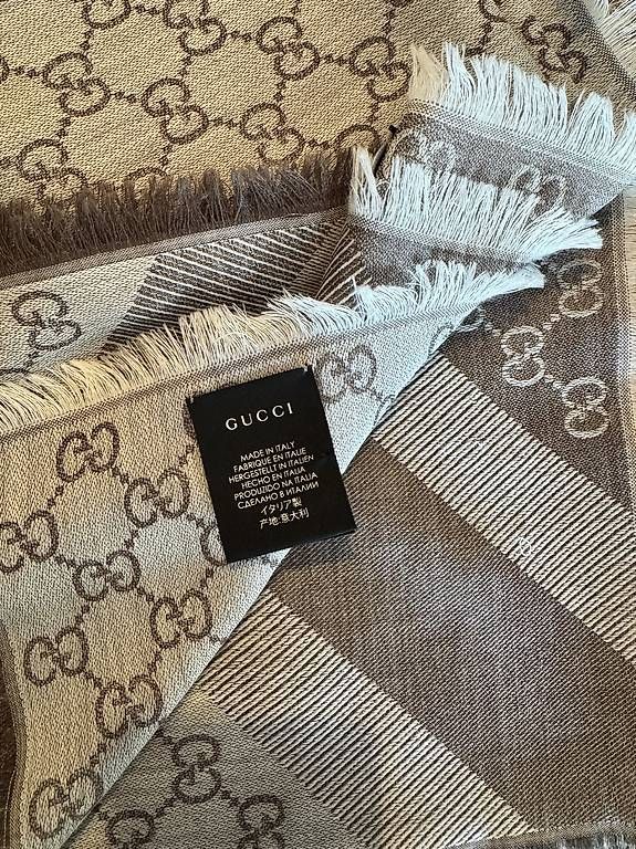 Foulard & Sciarpe: Gucci Schal GG Monogram Shawl  – Nuovo e nell'imballaggio originale da Bremgarten AG venduto da val_ch 1