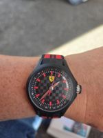 Montre Ferrari noir rouge SF01.4.47.0125 parfait état