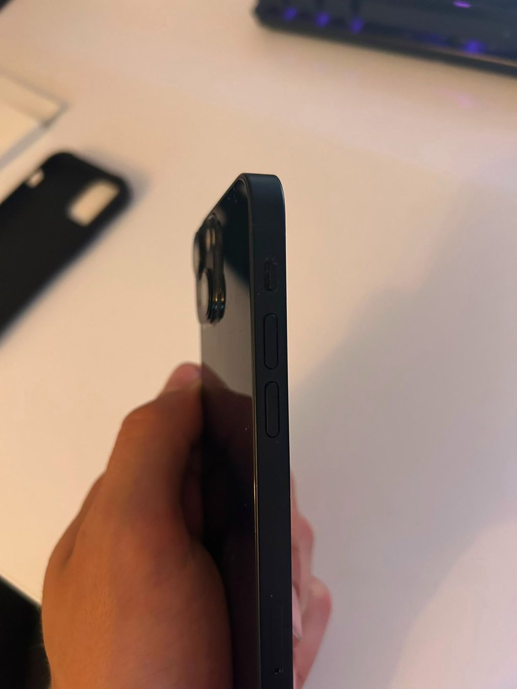 Apple Telefoni cellulari / Smartphones: IPhone 13 Mini - Schwarz – Usato da Madetswil venduto da Luck_4_Ever 2