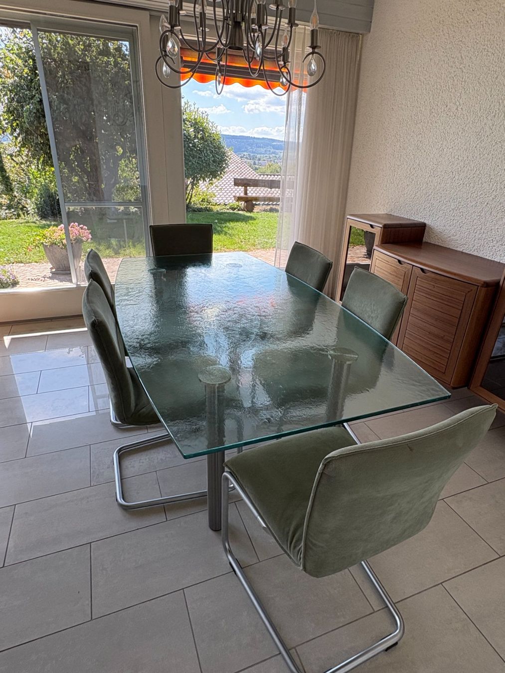Set de table et chaises: Esstisch mit 6 Stühlen – D'occasion à Zürich par philipbucher01 1