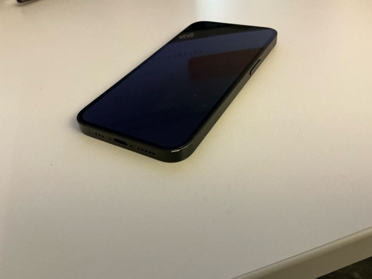 Apple Handys / Smartphones: iPhone 17e 256gb – Gebraucht aus Zürich von ArmeCheib 1