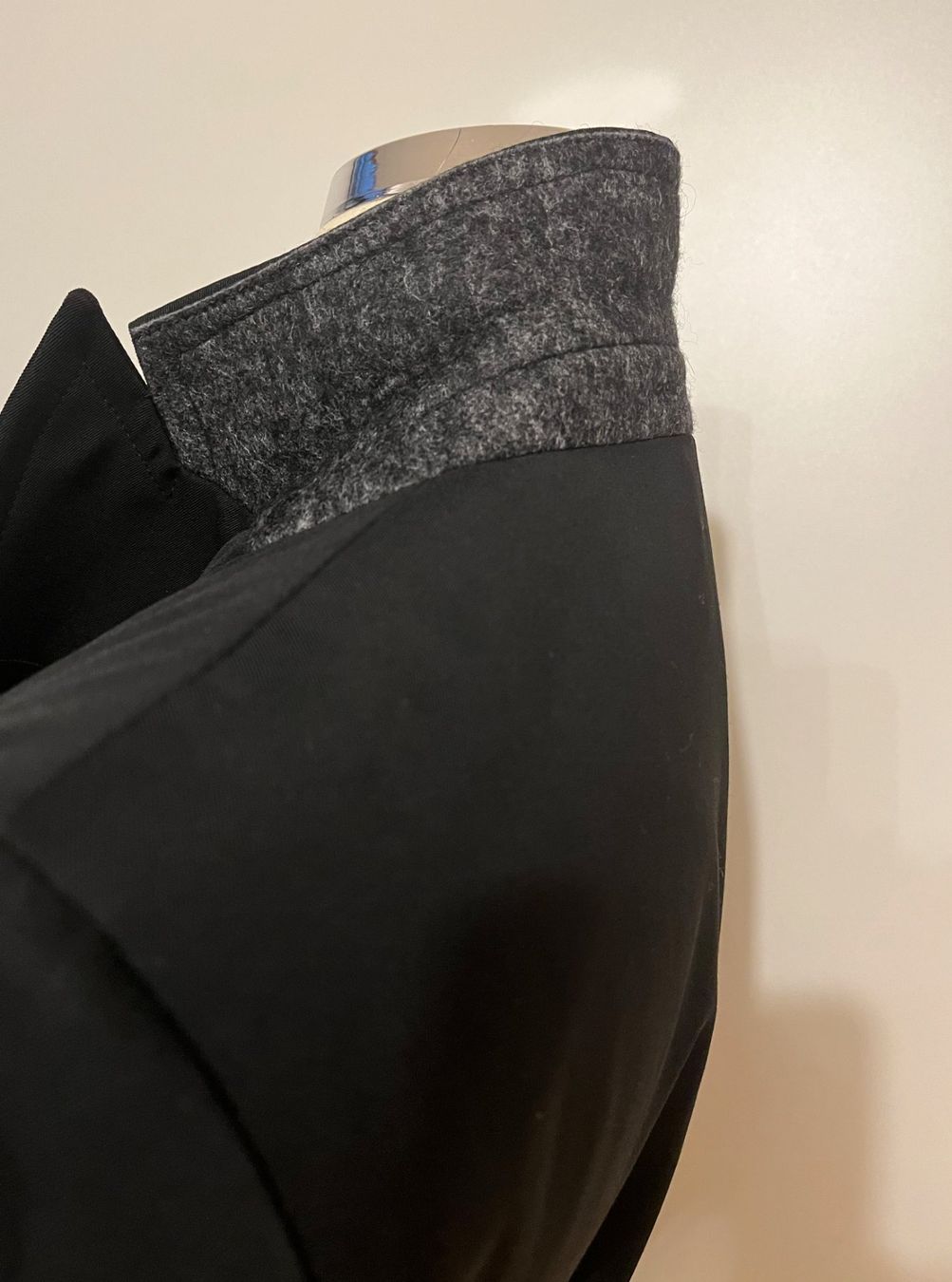 Jacken: Blazer schwarz von St. Emile – Neu (gemäss Beschreibung) aus Maienfeld von 2nd-Hand-Parts 1