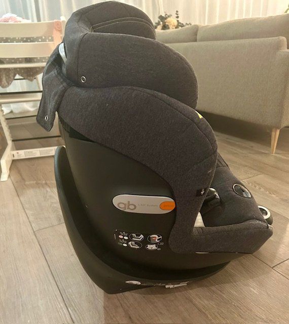 Seggiolini per auto: gb Kinderautositz Grau, guter Zustand – Usato da Birsfelden venduto da jav_5zhd 1