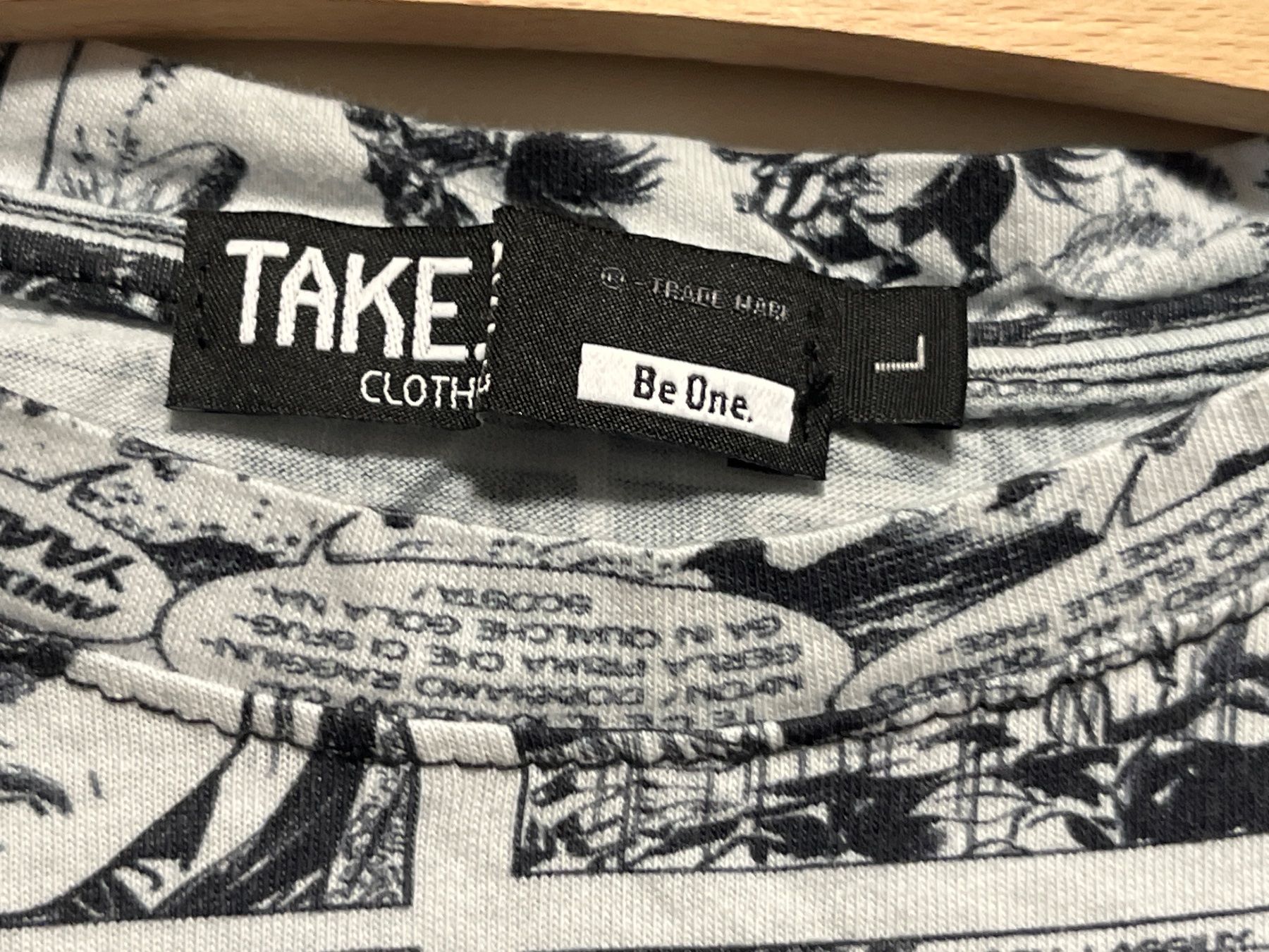 T-shirts: T-Shirt Comic-Print TAKE CLOTH' Be One Gr. L – D'occasion à Hinterkappelen par Kim1992 1