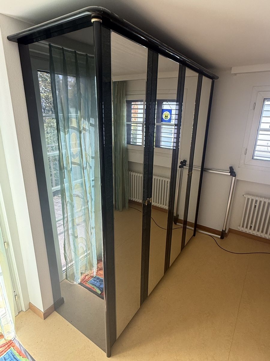Schränke: Kleiderschrank mit Spiegeltüren – Gebraucht aus Zürich von koh_b9k5 1