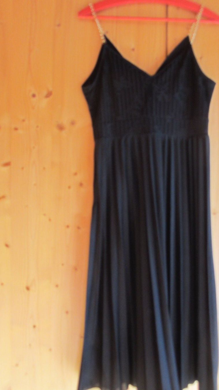 Vestiti: Jolie robe noire – Usato da Oberried FR venduto da berg04 3