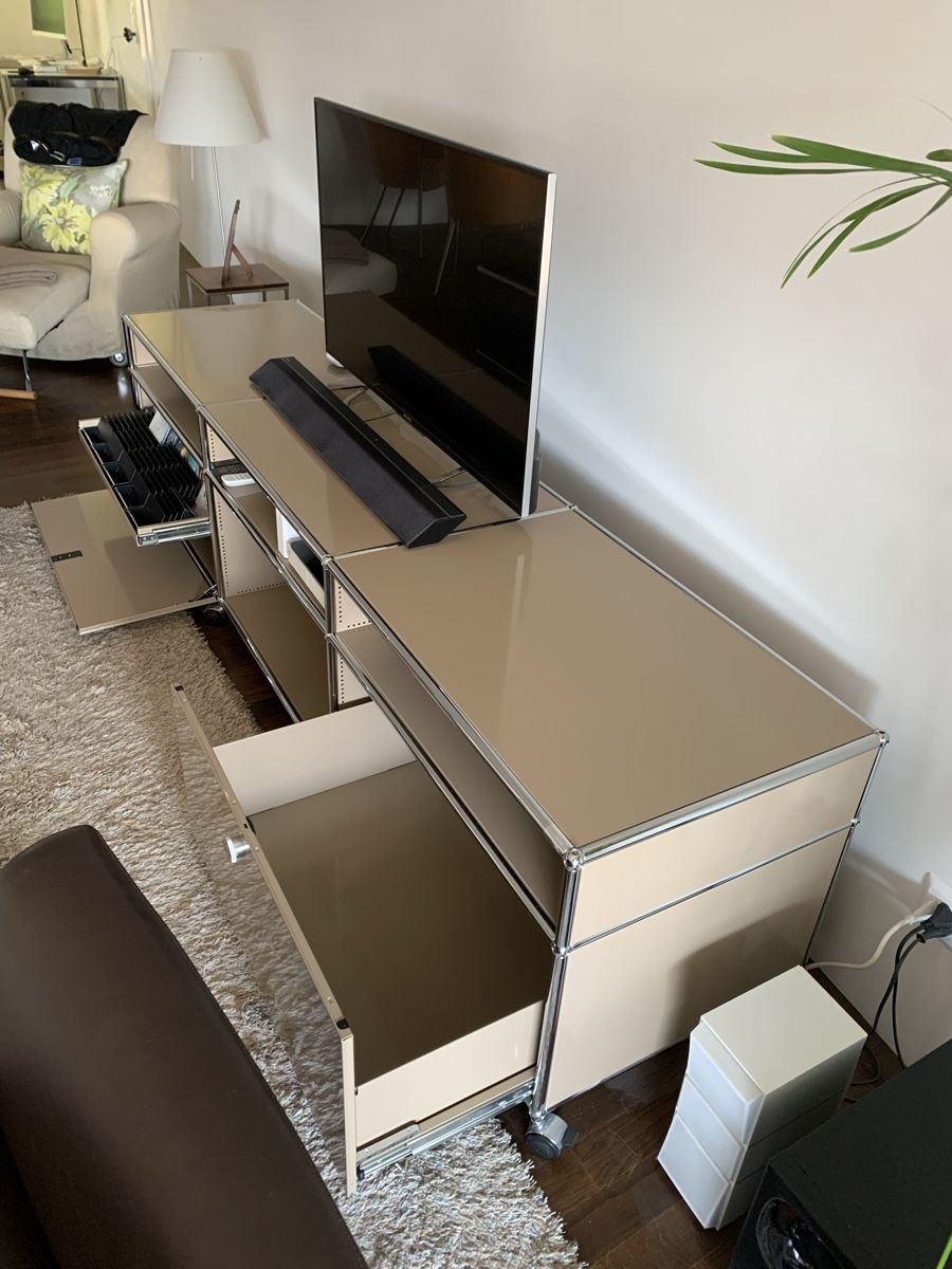 USM Meubles TV: USM TV Möbel beige – D'occasion à Unterengstringen par cavatore01 1
