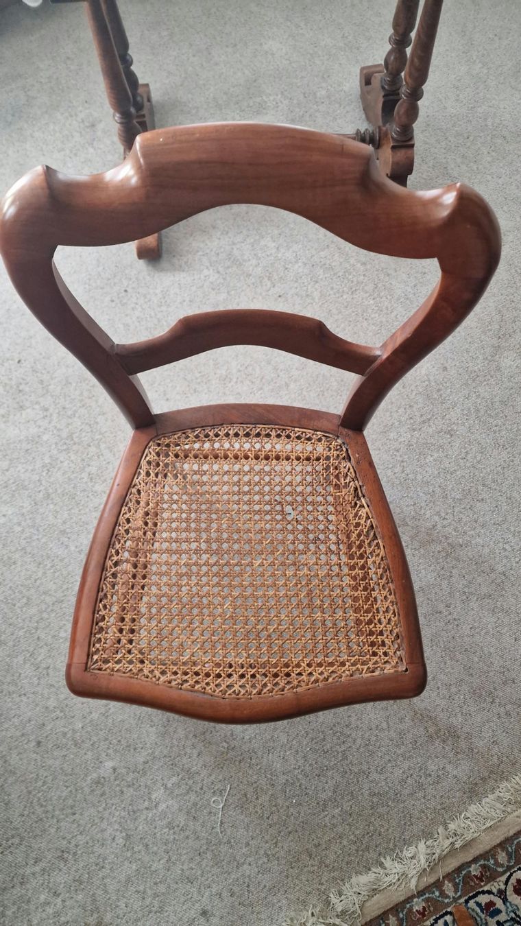 Set di tavolo e panche: Tischchen mit Stuhl um ca. 1870 – Usato da Wil SG venduto da tho_tm8v 2