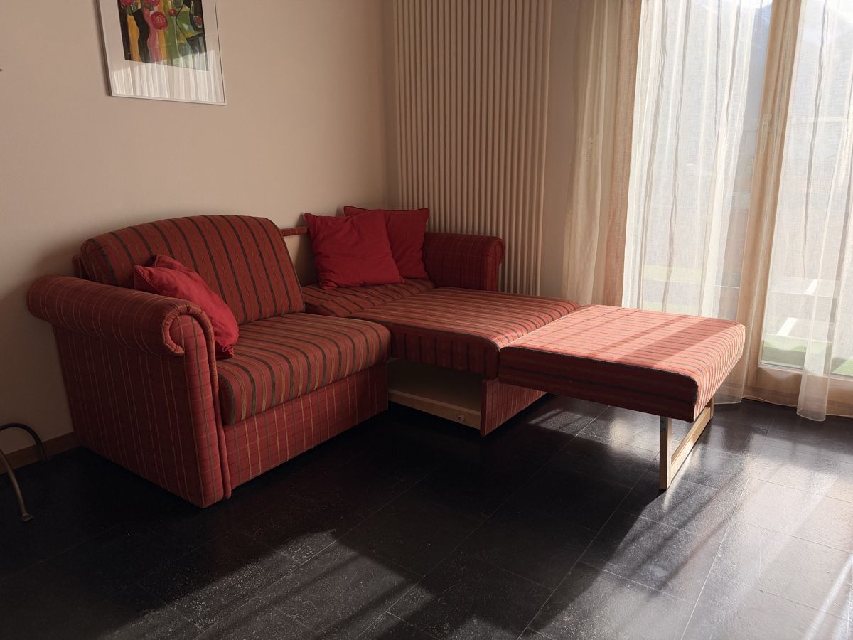 Sofas: Sofa Bed Red Striped Pattern Used Condition Comfortable – Gebraucht aus Kandersteg von ben_jp6l 3