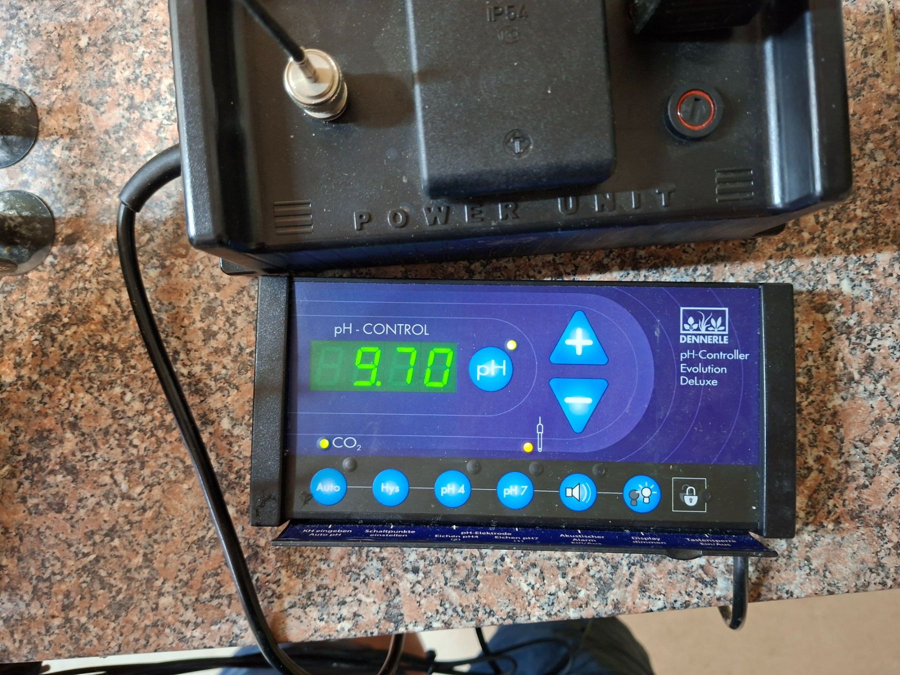 Dennerle Mesurer: Dennerle pH-Controller Evolution Deluxe gebraucht – D'occasion à Liestal par gip_f6nz
