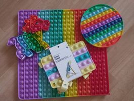 Neues Pop It Set für Kinder, Regenbogen Farben, Top!