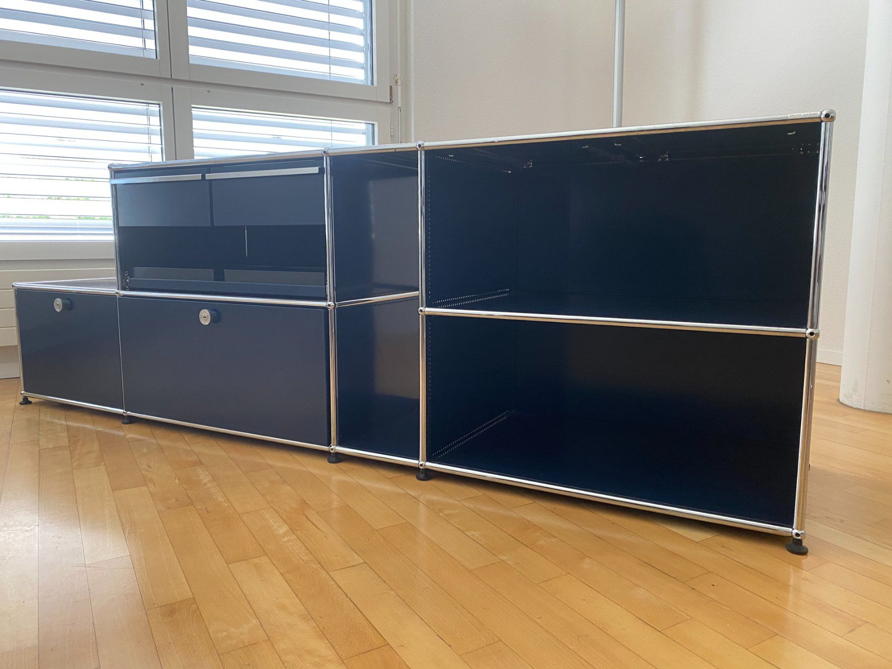 Scaffali: USM Haller Sideboard dunkelblau – Usato da Cham venduto da mbl-atric 2