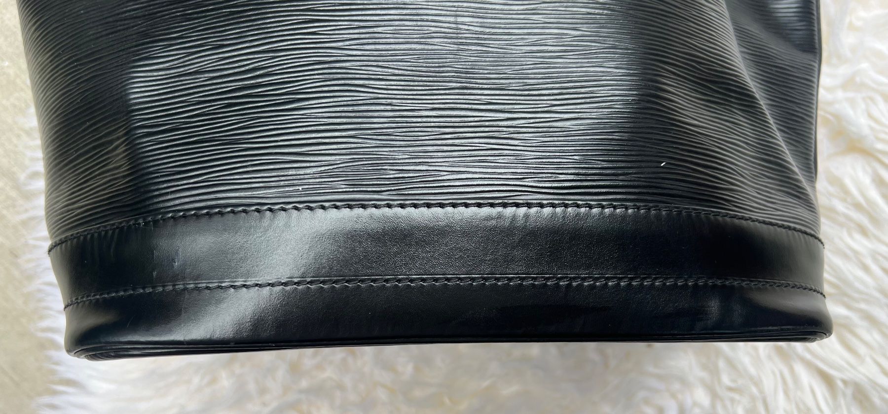 Louis Vuitton Borse da donna: Louis Vuitton NéoNoé Leder schwarz – Usato da Dübendorf venduto da fadrinli 7