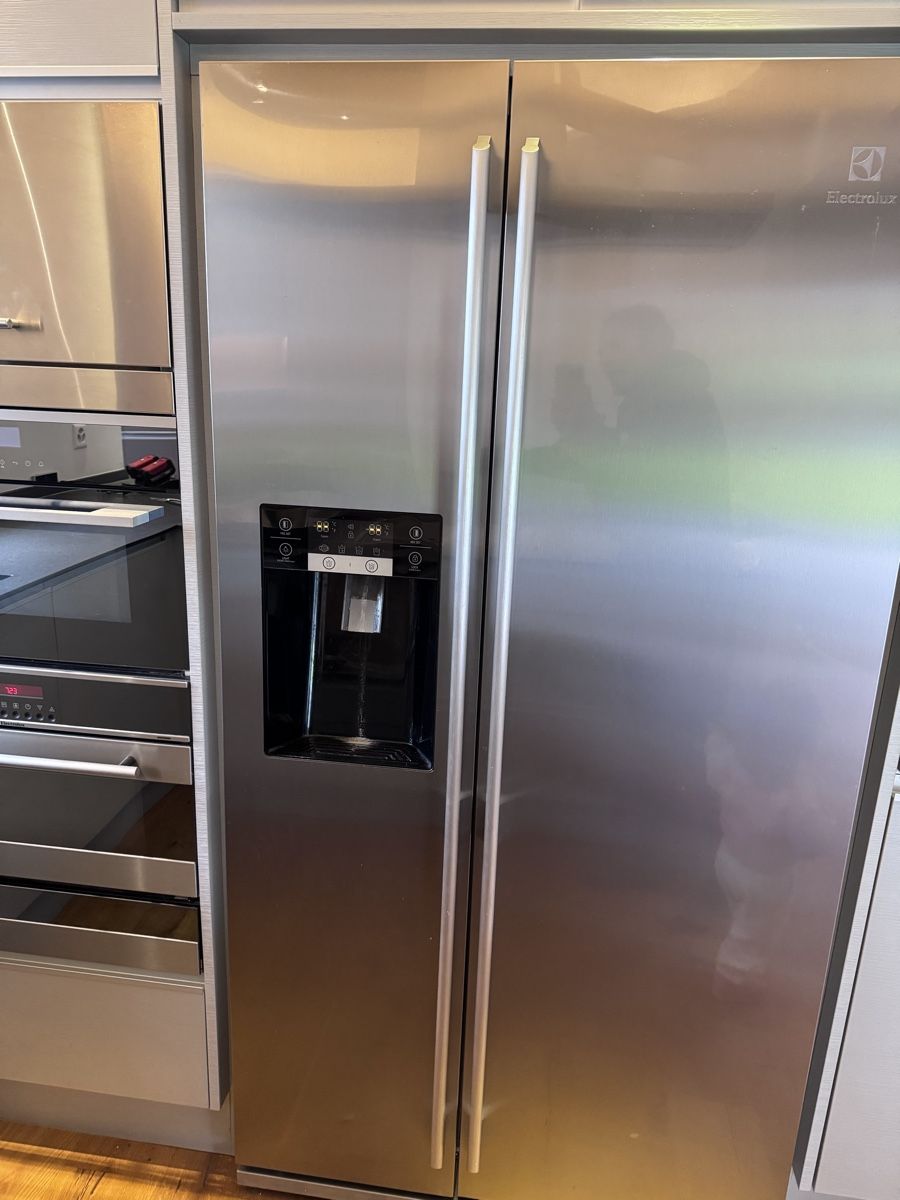 Electrolux Kühlschrank: Electrolux Side-by-Side Kühlschrank mit Eis- & Wasserspender – Gebraucht aus Oberhasli von hulu4711 1