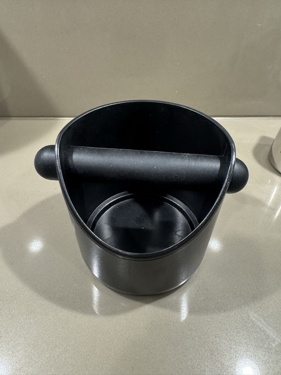Bialetti Appareils de cuisine: Bialetti milk pot and Espresso bin  – Neuf (Voir description) à Zürich par esl_25jf 1