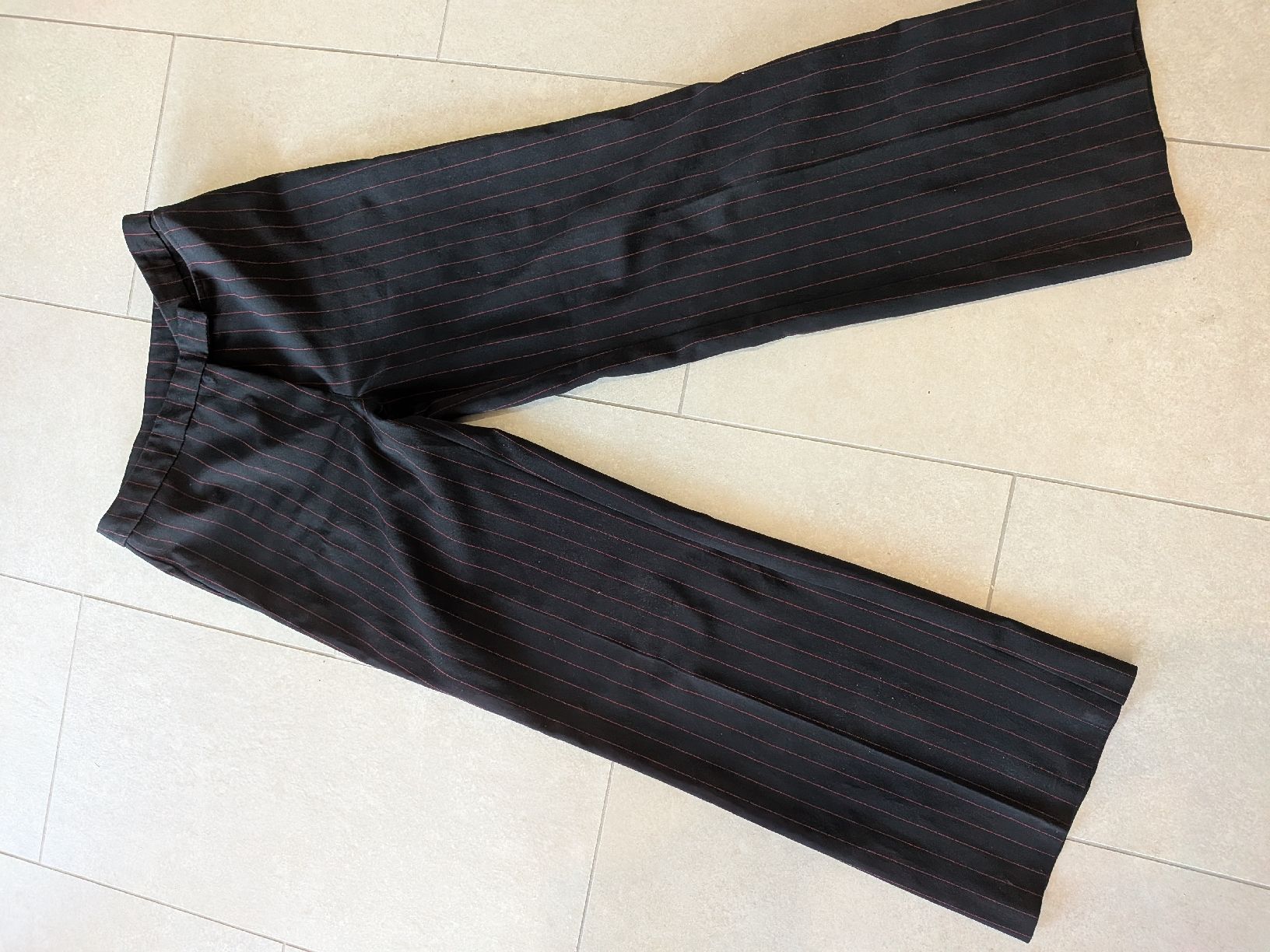 Hosen: pantalon noir rayé KIT t.36 – Gebraucht aus Genève von Maelenn