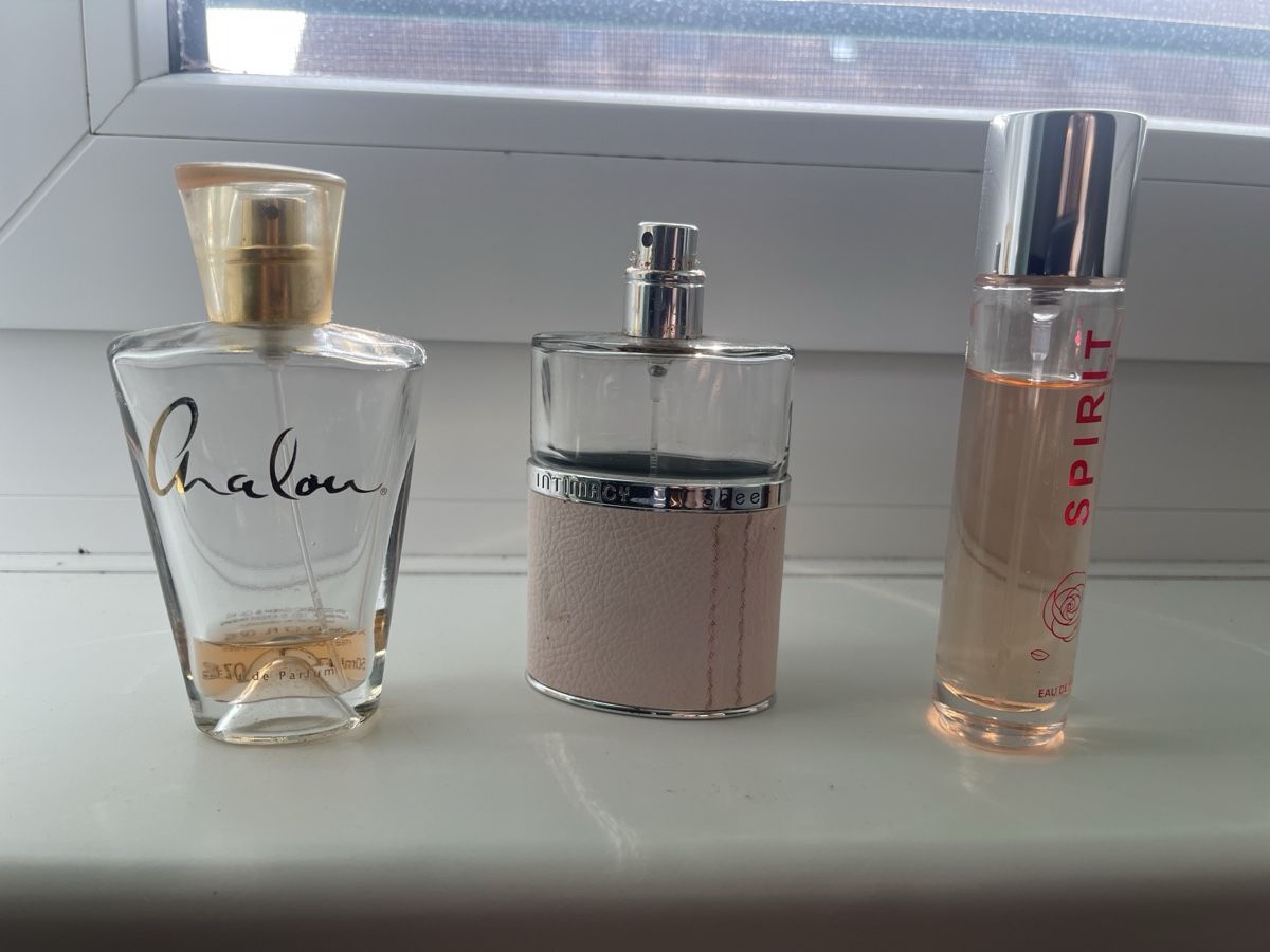 Profumi & Eau de Toilette: Verschiedene Parfum Damen  – Usato da Bachenbülach venduto da majer94