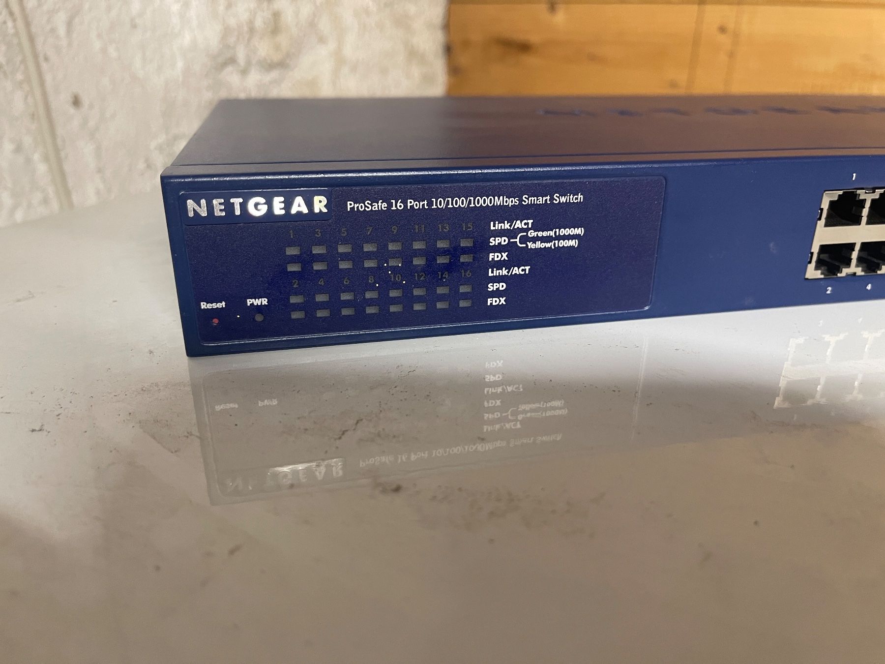 Netgear Hubs & Switches: Netgear ProSafe 16 Port  GS716T – Gebraucht aus St. Margarethen TG von  1